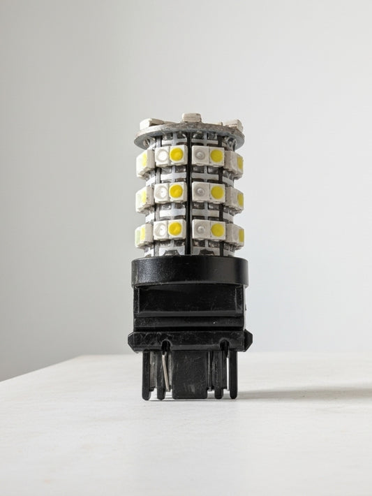 DS18 3157 60 SMD LED White/Amber Lights -Individual - 3157-1210-60SMD-DY/W